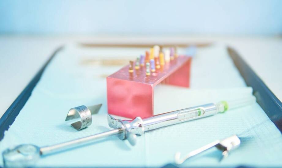 Implantologia premium – co wyróżnia nowoczesne zębowe implanty?