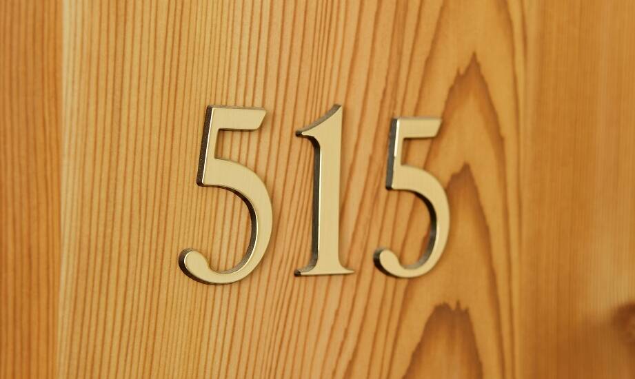 Sztuka wyboru: jakie metalowe litery najlepiej pasują do Twojego domu?