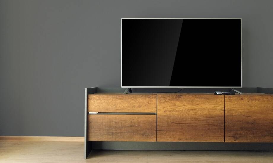 Jakie innowacyjne rozwiązania znajdziemy w szafkach z szufladami RTV?