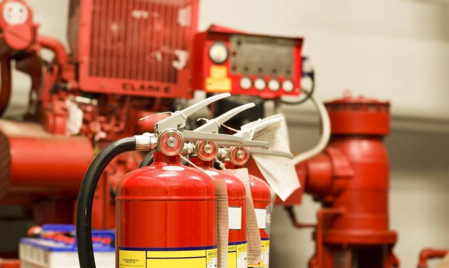 Porównanie kosztów eksploatacji systemów gaszenia gazem Novec i tradycyjnych metod.