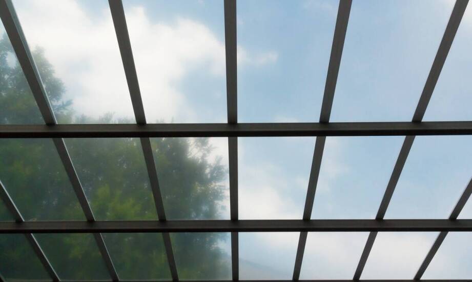 Trapezowy lity poliwęglan a jego rola w architekturze przyjaznej dla środowiska