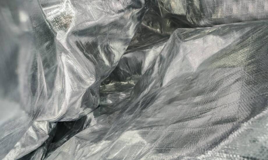 Jak lakierowanie UV zwiększa trwałość reklamowych toreb?