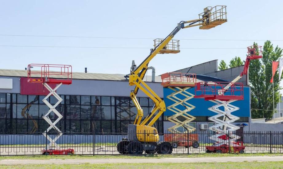 Kluczowe różnice między nożycowymi podnośnikami a koszowymi podnośnikami