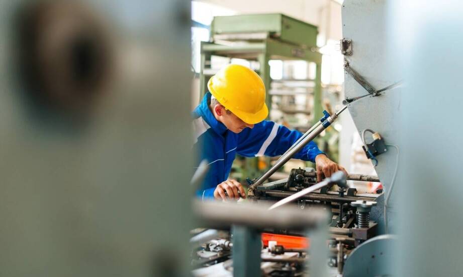 Demontaż pras: Kluczowe kroki do bezpiecznego przenoszenia maszyn