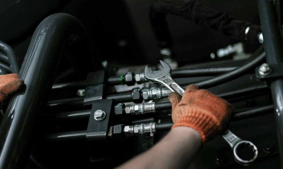 Jak przygotować hydrauliczne węże do procesu utylizacji?