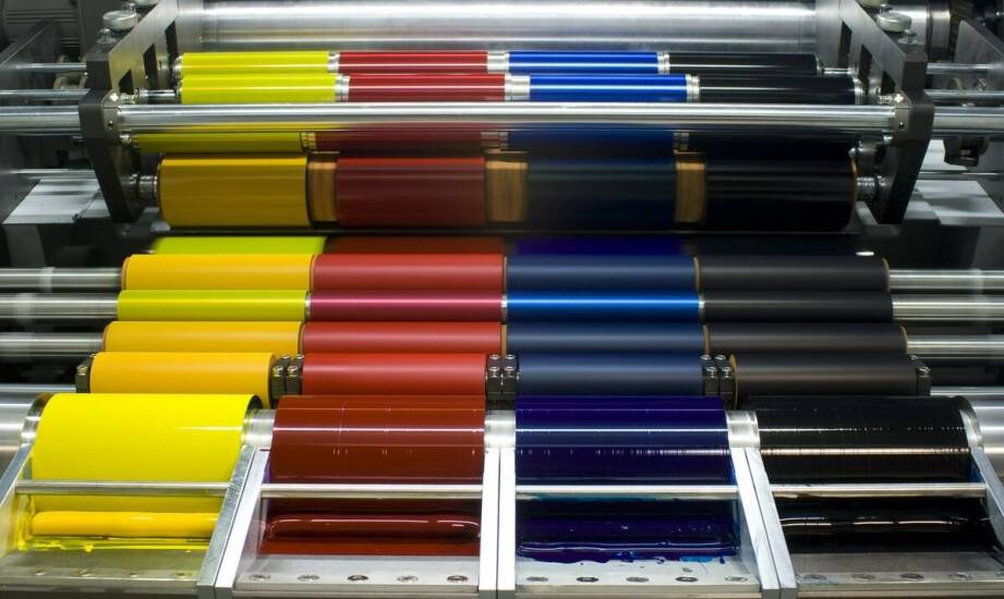 Jakie są korzyści z integracji fleksograficznego druku w projektowaniu opakowań?