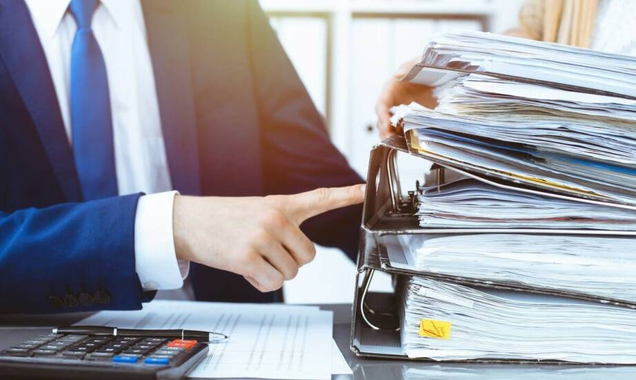 Jak biura podatkowe wspierają przedsiębiorstwa w zakresie prowadzenia osobowych akt?