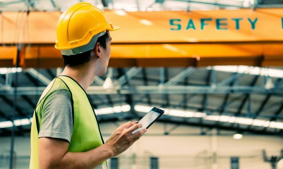 Ocena zawodowego ryzyka – jak wpływa na bezpieczeństwo pracy?