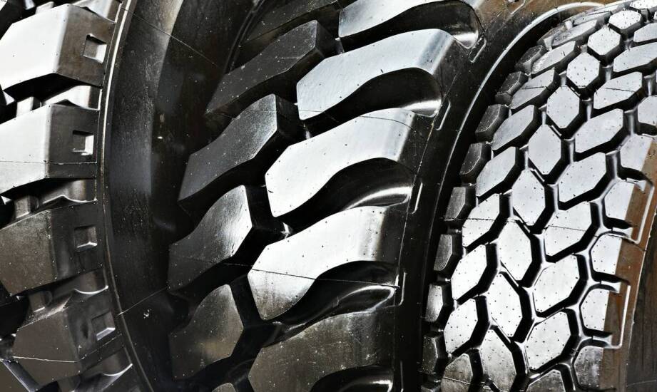 Wytrzymałość opon 13 R22.5 w transporcie dalekobieżnym.