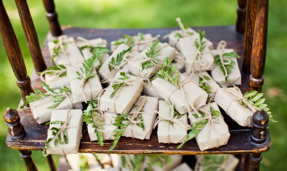 Sztuka personalizacji – jak sprawić, by niepowtarzalne były upominki?