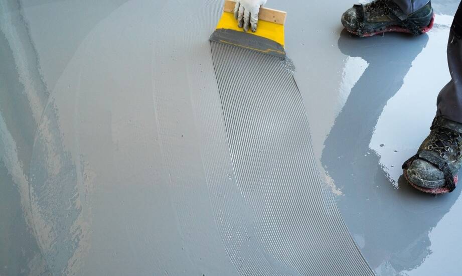 Personalizacja posadzek z poliuretanowej żywicy – różnorodność wzorów i kolorów