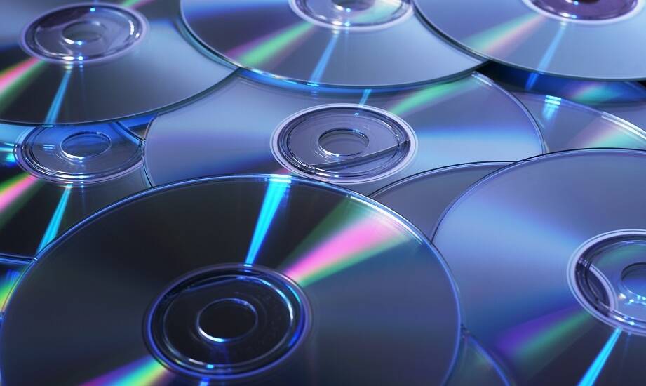 Proces tłoczenia płyt CD – jak przebiega od matrycy do finalnego produktu?