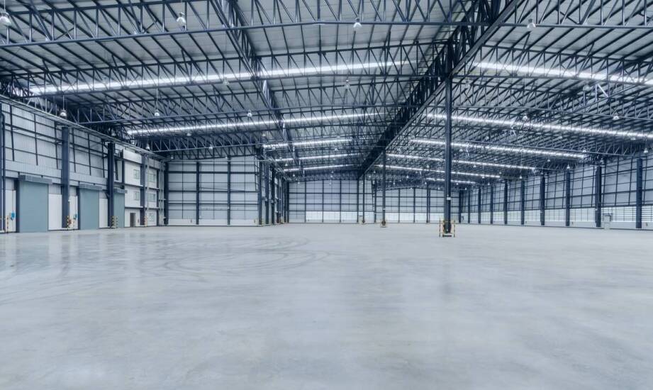 Wpływ epoksydowych posadzek na wydajność i bezpieczeństwo w produkcyjnych halach