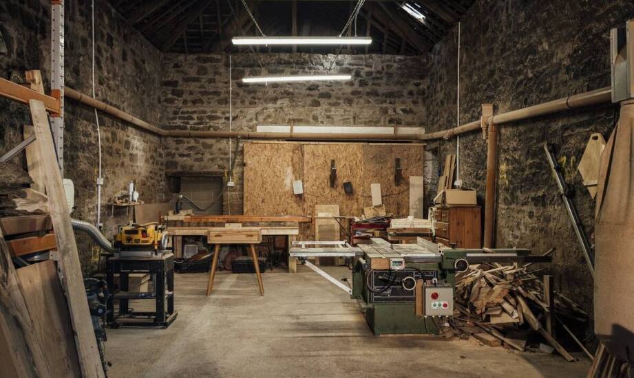 Jednofazowe agregaty prądotwórcze vs trójfazowe – co wybrać?