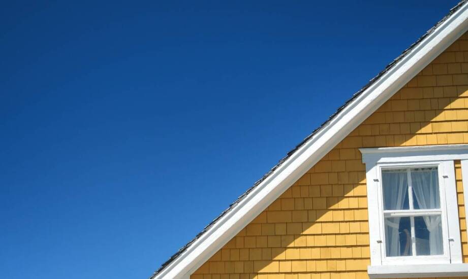 Jak profesjonalne dachów malowanie może wpłynąć na wartość nieruchomości?