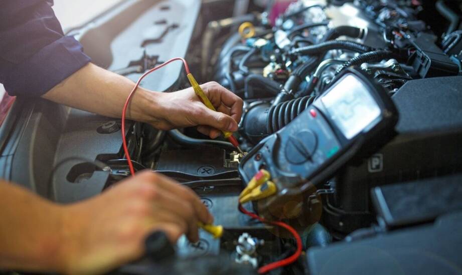 Regeneracja a serwisowanie – jak poprawnie dbać o trakcyjne baterie?
