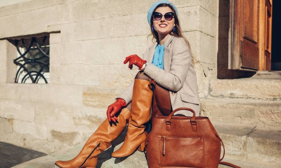 Jak łączyć damskie rude sztyblety z zimowymi płaszczami?
