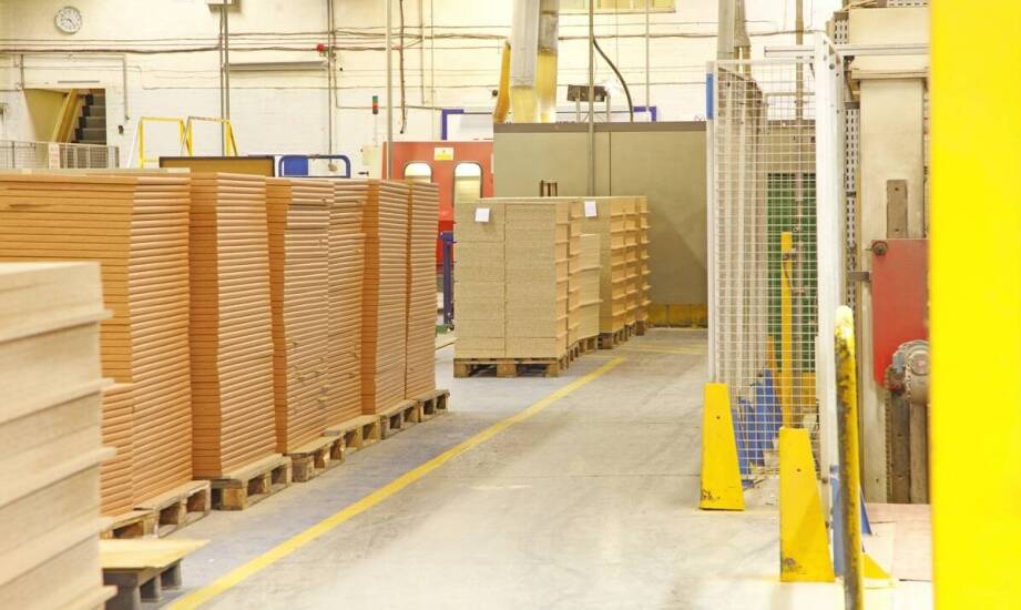 Wpływ technologii na efektywność produkcji tekturowych opakowań