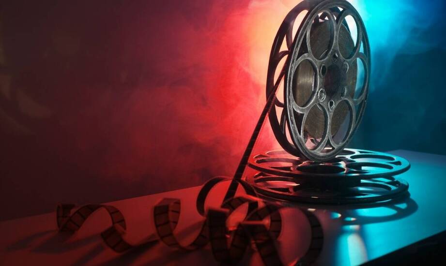 Fizyka wokół nas: prezentacja inspiracji naukowych dla kina