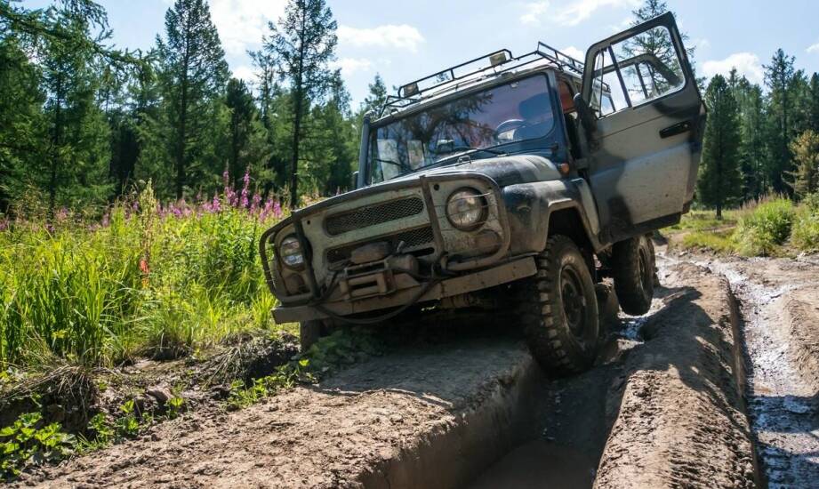 Jak nasze terenowe samochody radzą sobie w trudnym terenie?