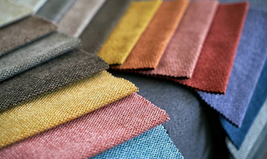 Rola wysokogatunkowych materiałów w produkcji męskich kurtek zimowych