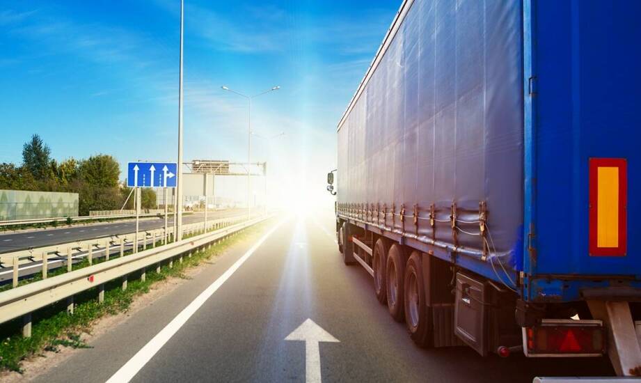 Czas transportu auta z USA do Polski – od wyjścia z portu do dostarczenia do domu