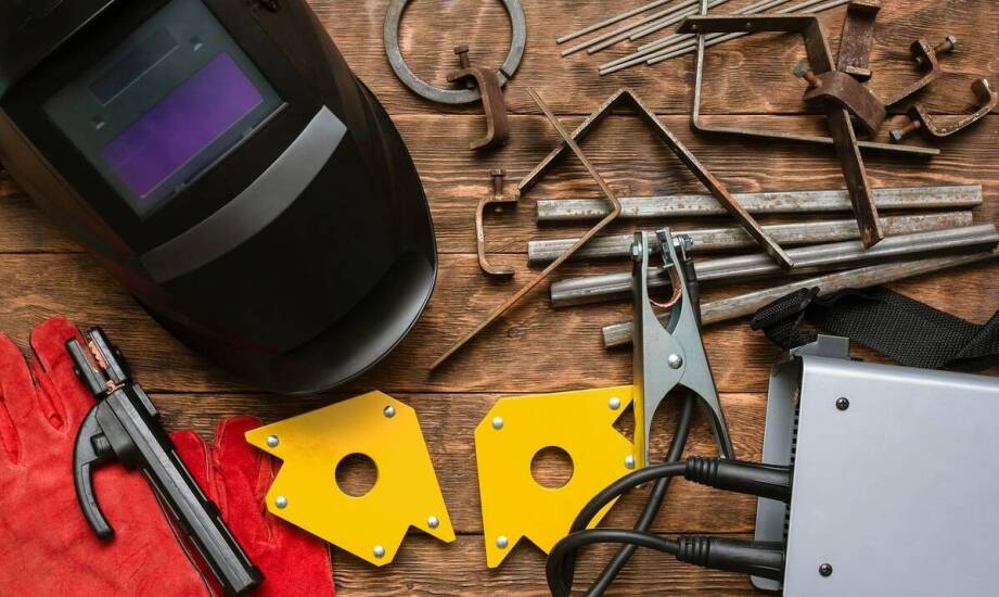 Jak porównać różne modele słuchawek do kasku budowlanego pod kątem funkcjonalności?