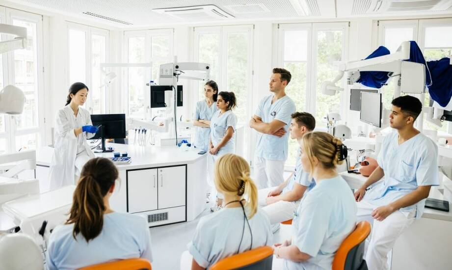 Rola zespołu stomatologicznego w leczeniu implantologicznym