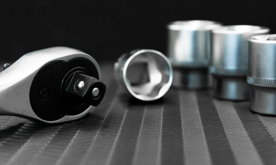 Przedłużka do klucza do kół – czy warto zainwestować w premium model?