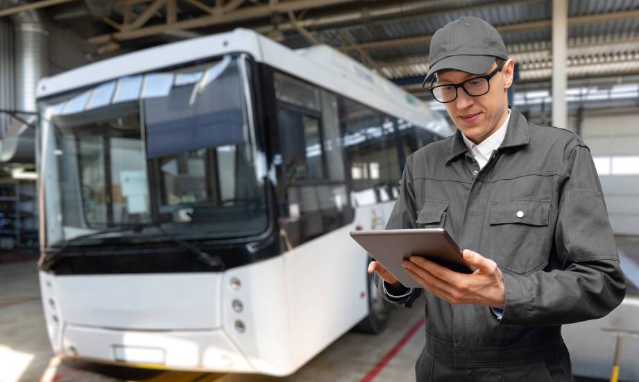 Jakie są kluczowe elementy serwisu powypadkowego dla autobusów?