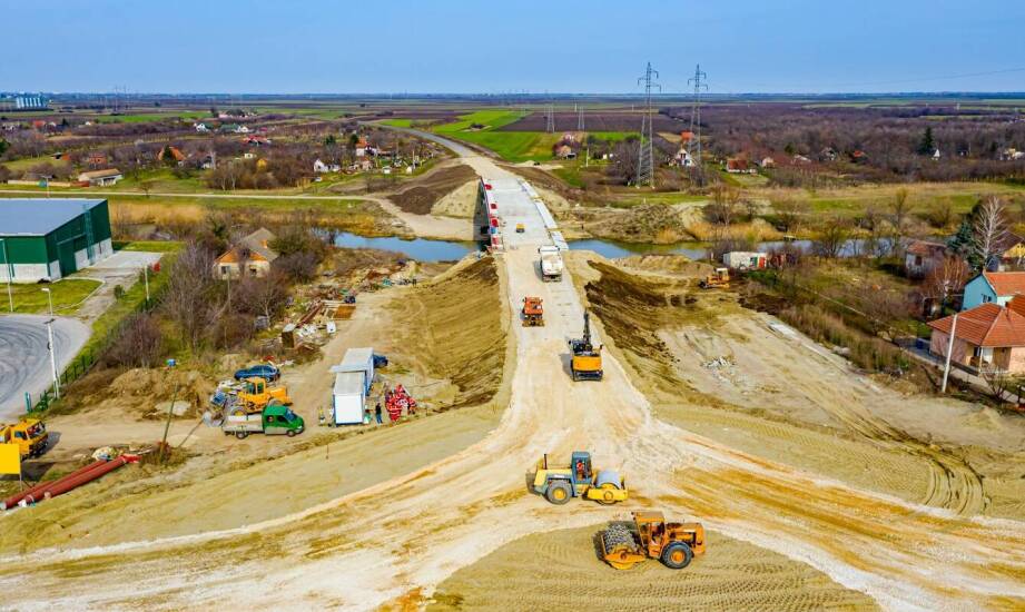 Rola przewiertów pod drogami w integracji infrastruktury z zielonymi terenami