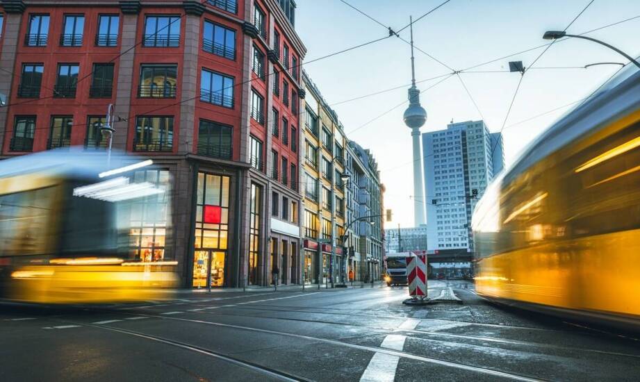 Jakie są wyzwania związane z użytkowaniem betonowych separatorów drogowych w miastach?