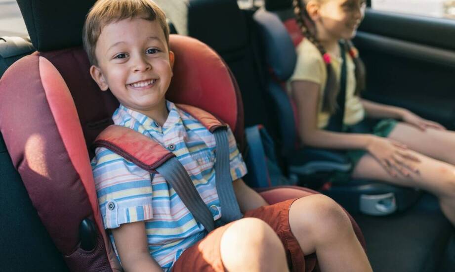 Jakie są najważniejsze aspekty bezpieczeństwa w przewozach dla dzieci?