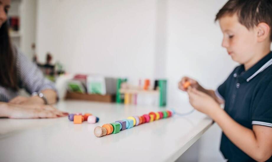 Pasywna i aktywna faza metody Tomatisa: jak wygląda terapia w domu?