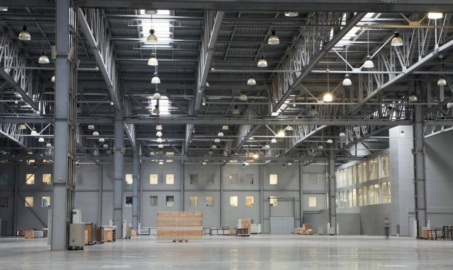 Jakie korzyści przynosi profesjonalne sprzątanie przemysłowych obiektów?