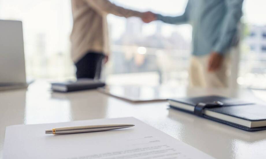 Jakie są zalety posiadania anglojęzycznej umowy B2B?