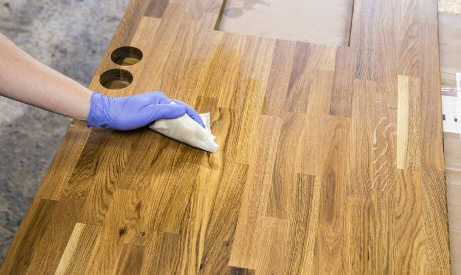 Krok po kroku: pielęgnacja olejowanych drewnianych podłóg w domu