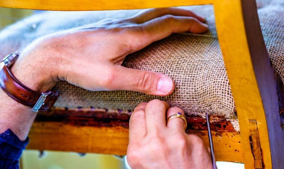 Jakie aspekty wpływają na wycenę usług tapicerskich w Poznaniu?