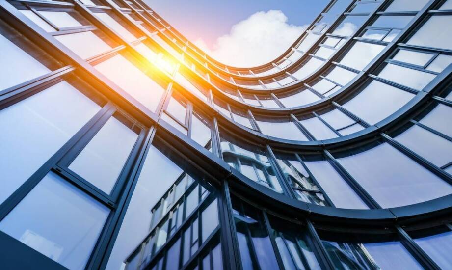 Nowoczesne podejście do projektowania elewacji komercyjnych budynków
