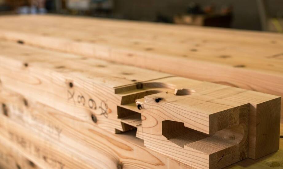 Jakie zastosowanie mają drewniane prefabrykowane konstrukcje w budownictwie?