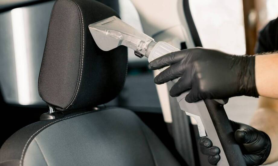 Pranie tapicerki a długotrwała świeżość wnętrza w pojeździe