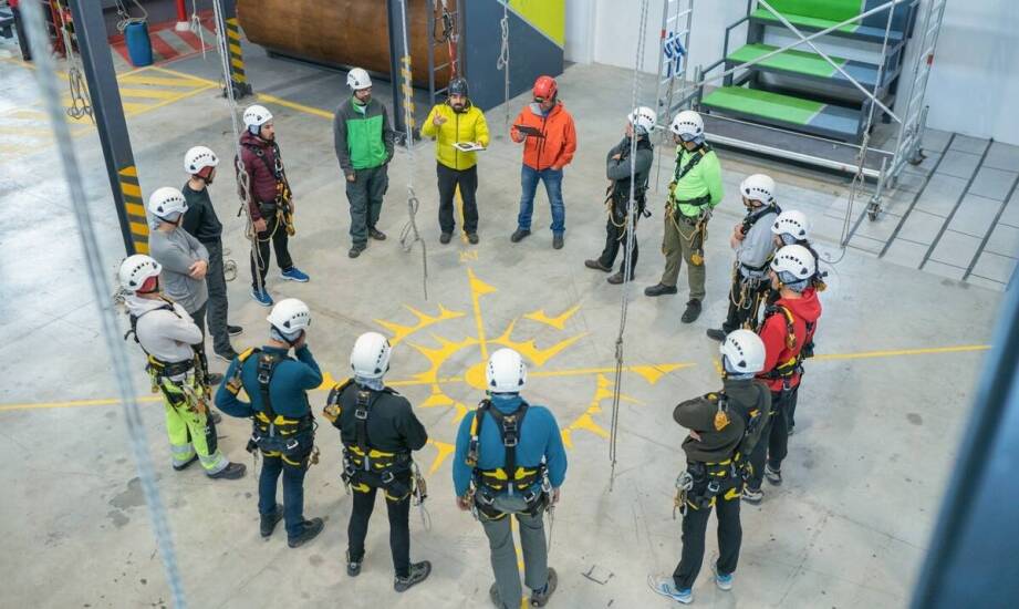 Jakie są najlepsze praktyki w zakresie opracowywania przepisów z BHP?