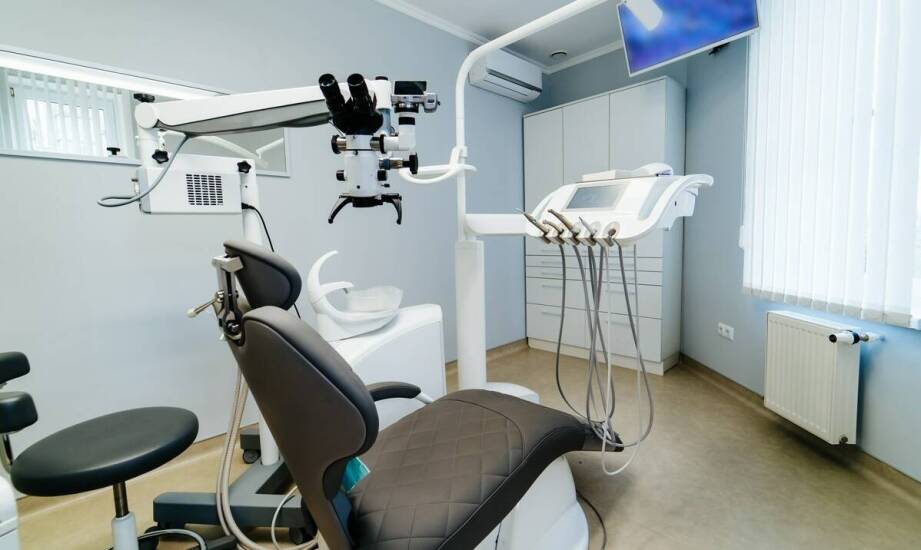 Jak klinika stomatologiczna wykorzystuje sedację z podtlenkiem azotu w leczeniu?