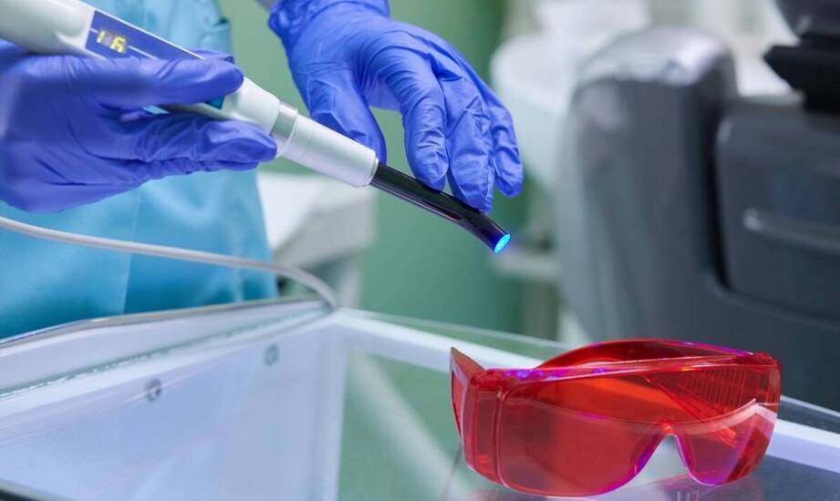 Jakie techniki nowoczesne stosuje się przy wszczepianiu implantów zębowych?