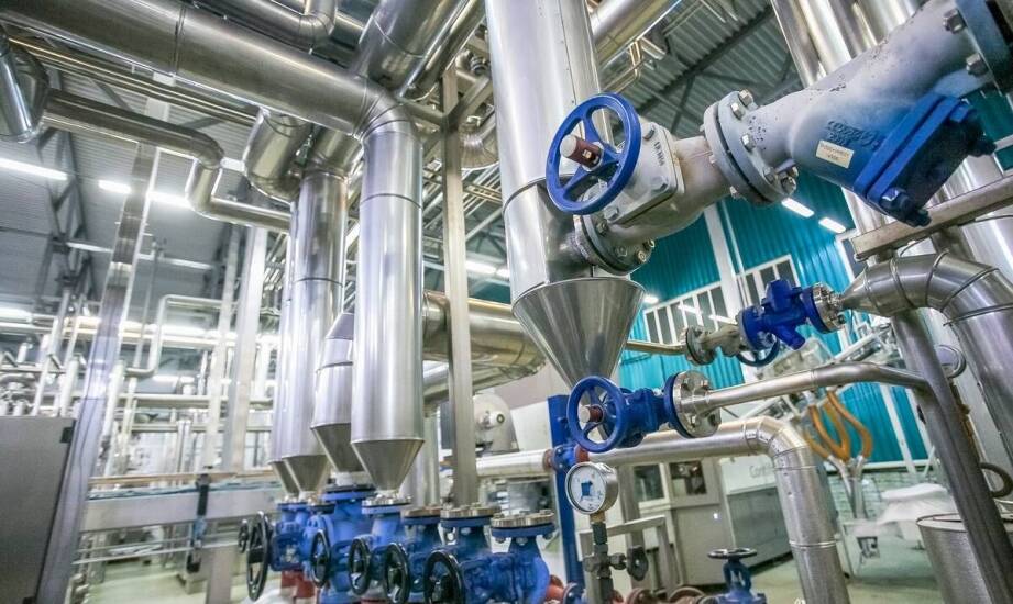 Jakie są wyzwania związane z instalacją odcinających przepustnic?