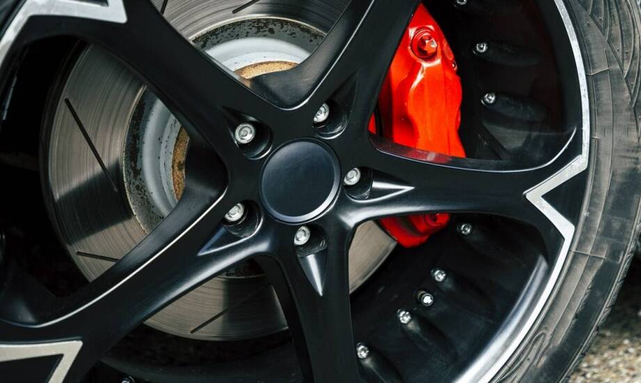 Jakie są różnice w pielęgnacji aluminiowych felg i stalowych felg?