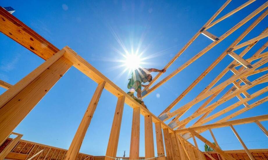 Jakie korzyści niesie za sobą wybór lokalnych dostawców materiałów do budowy?