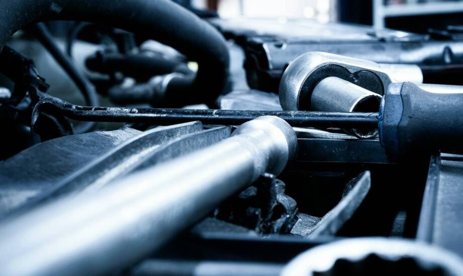 Przegląd haków holowniczych do różnych modeli samochodów w Tarnowie.