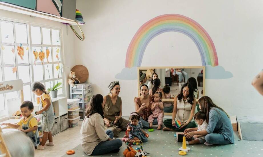 Rola nauczycieli w wspieraniu rozwoju emocjonalnego w przedszkolu z integracyjnymi oddziałami