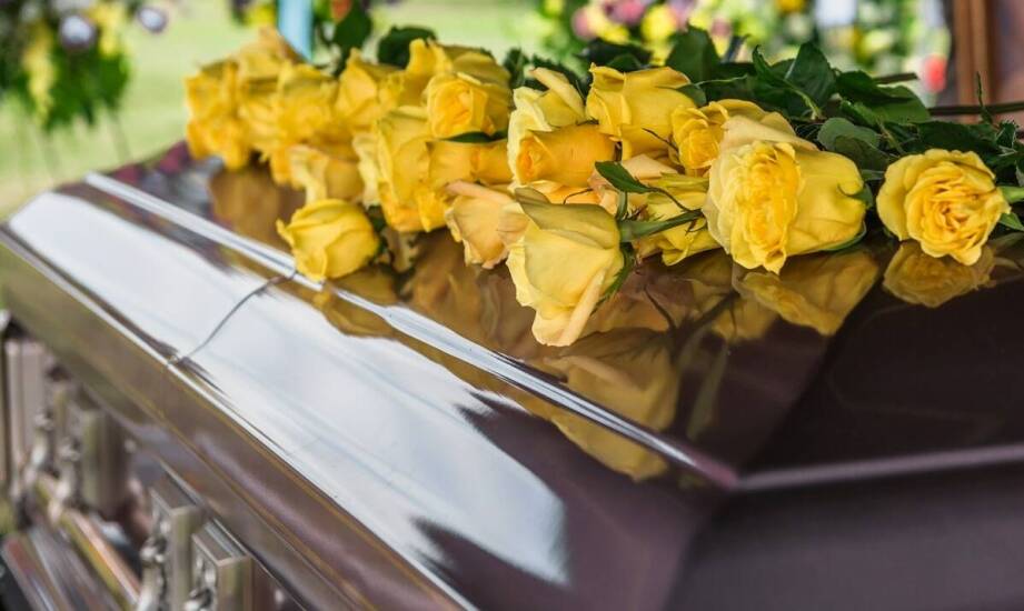Jakie są najważniejsze prawne aspekty przy organizacji pogrzebu?